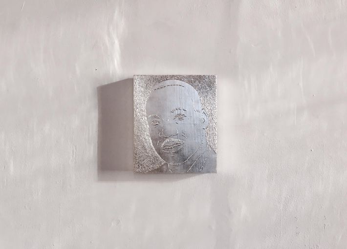 Sasha Huber, Shooting Stars Series, Martin Luther King Jr. (1929–1968), white leaf gold on metal staples and wood, 27 x 32 x 4 cm, 2014.